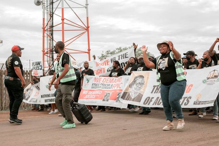 Somkhele community and activists protesting in Mtubatuba October 2021-Image-Lunga Bhengu